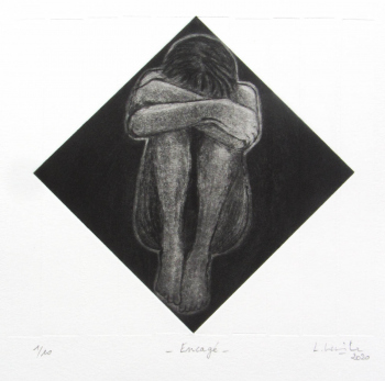 gravure-contemporaine-pointe-seche-technique-directe-gaufrage-homme-recroquevillé-tête  dans les bras- encagé-carré noir